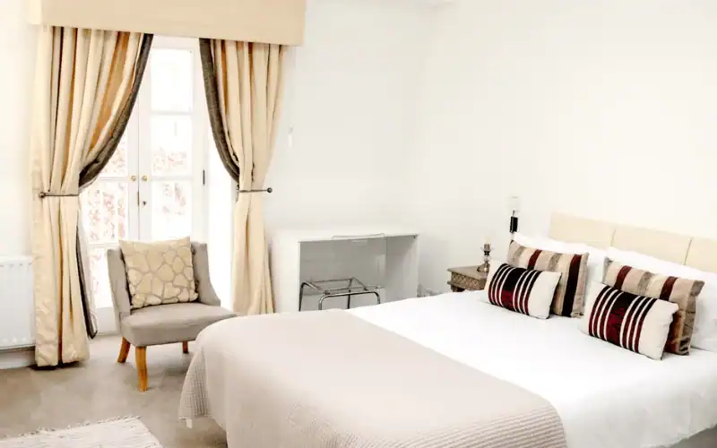 Kendrick Mews clinic bedroom