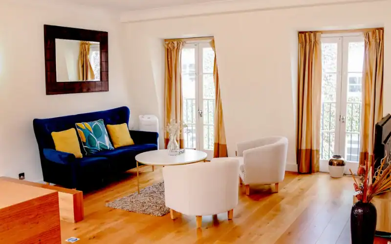 Kendrick Mews therapy lounge